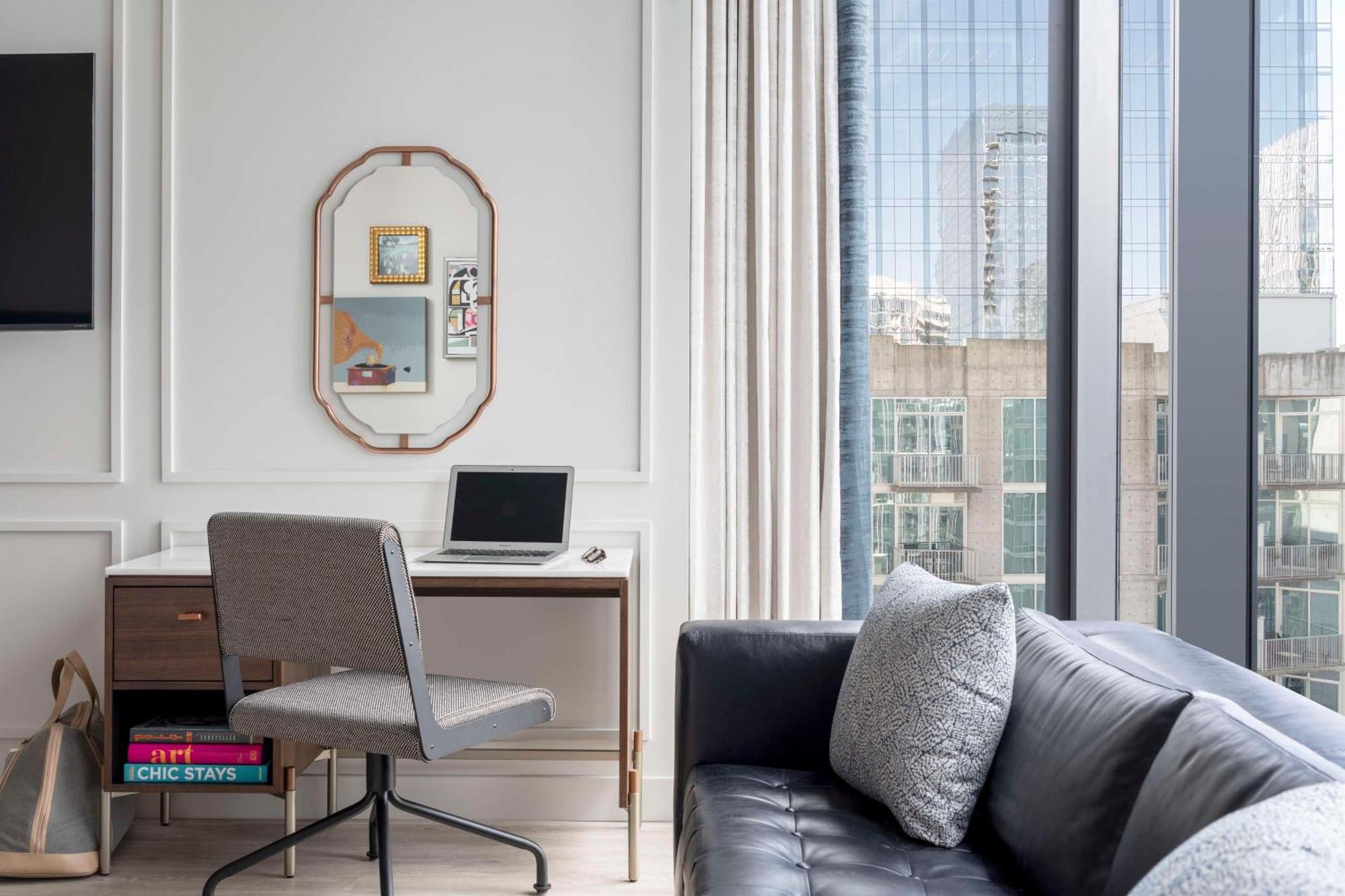 Hyatt Centric Downtown 5*